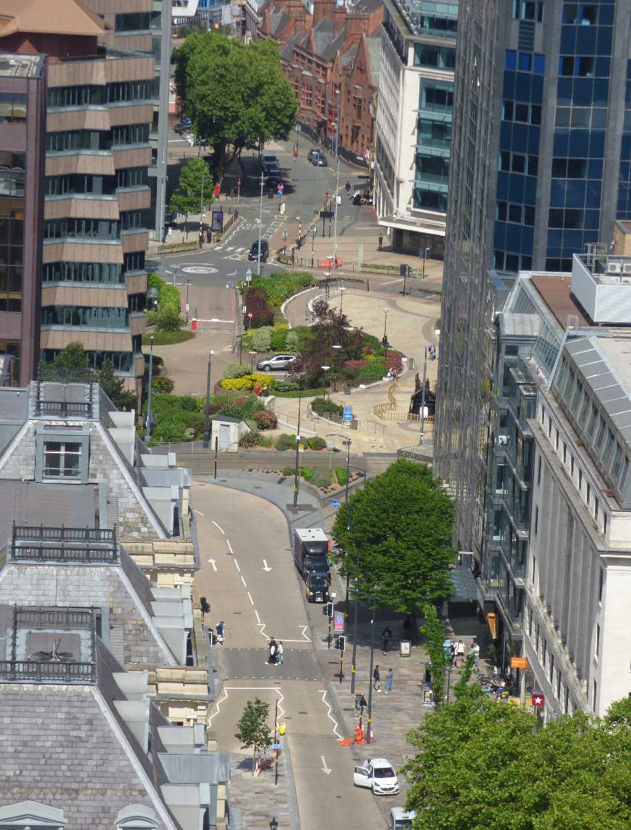 Snow Hill Station Square